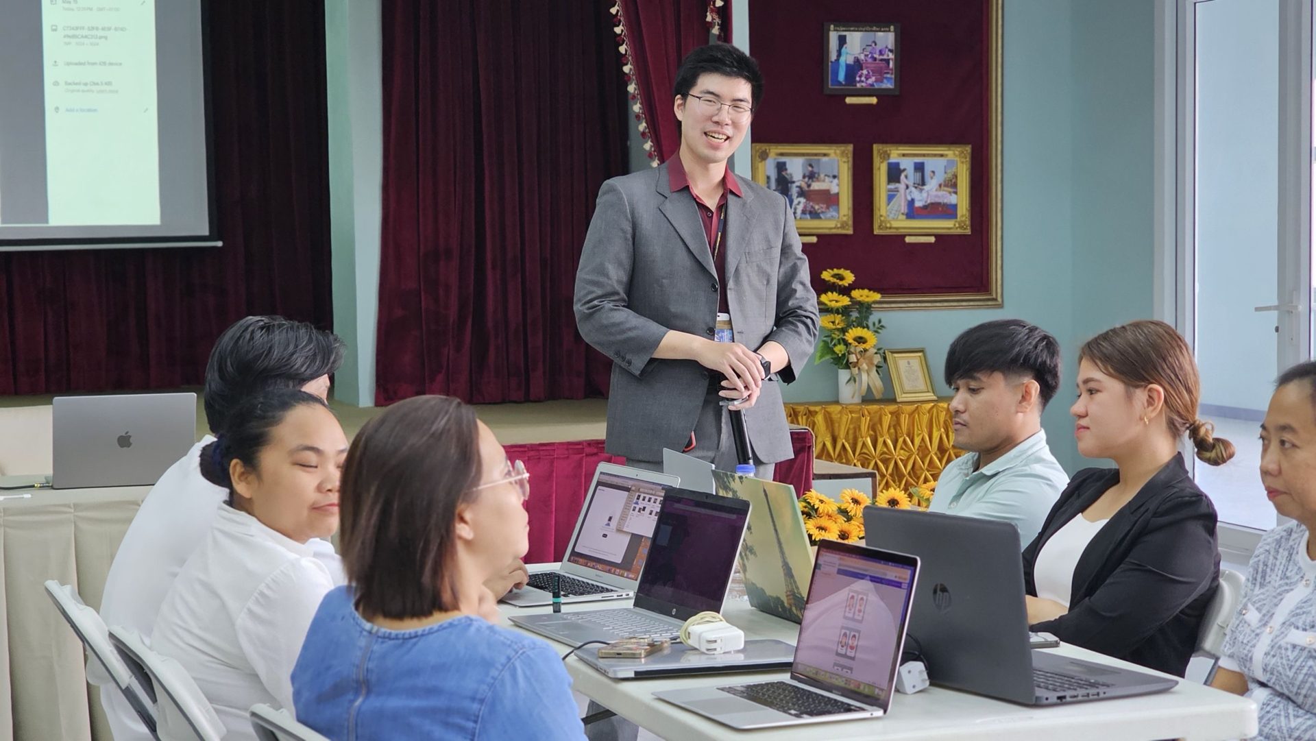 การมอบหมายงานจริงให้ AI — การอบรมเชิงปฏิบัติที่ผู้เข้าร่วมทำงานบนแล็ปท็อป